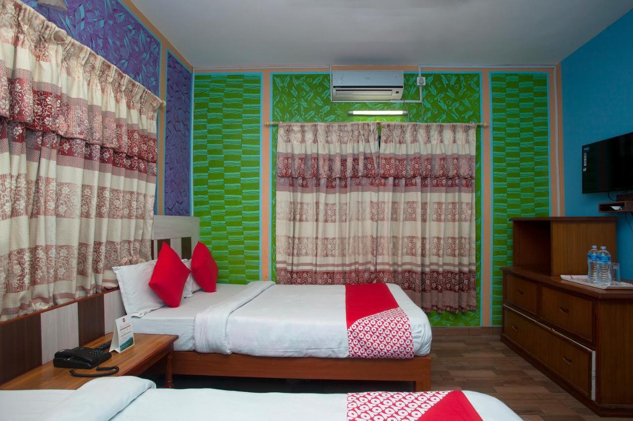 Hotel Middle Point Pvt Ltd بوكْرا المظهر الخارجي الصورة