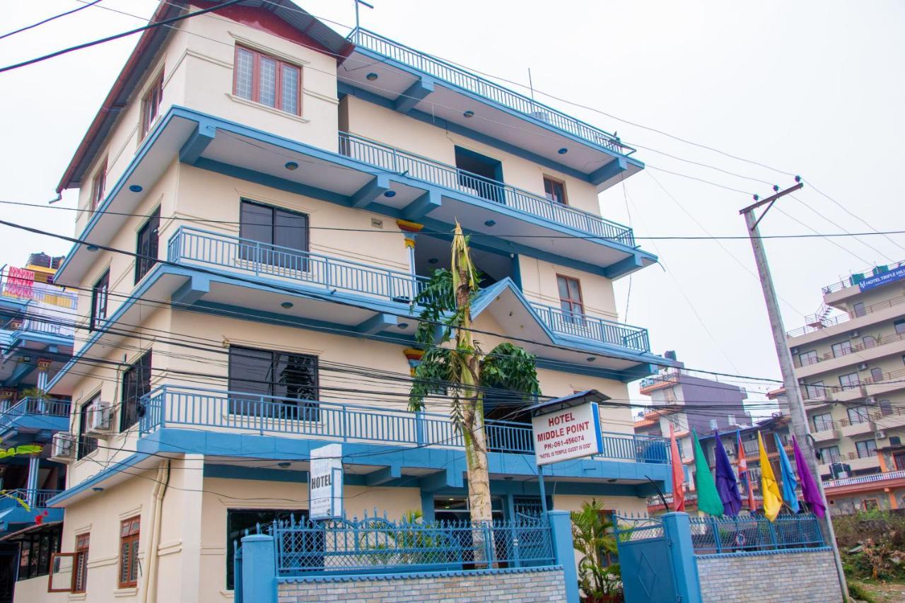 Hotel Middle Point Pvt Ltd بوكْرا المظهر الخارجي الصورة