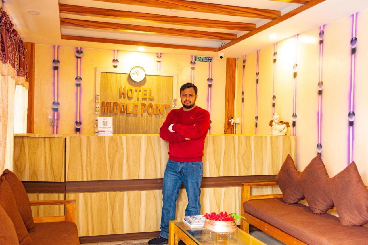 Hotel Middle Point Pvt Ltd بوكْرا المظهر الخارجي الصورة