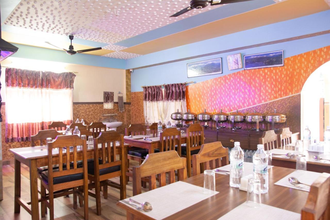 Hotel Middle Point Pvt Ltd بوكْرا المظهر الخارجي الصورة