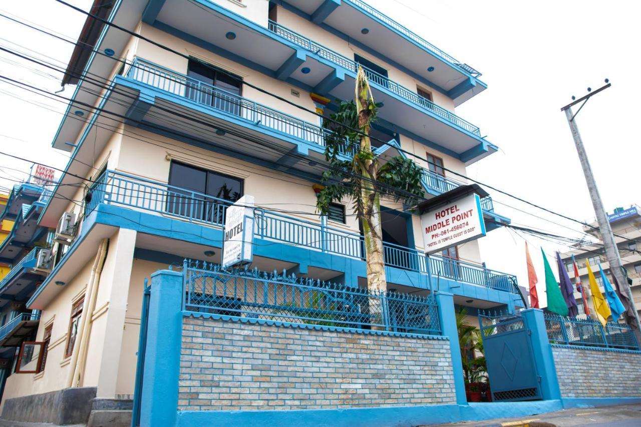 Hotel Middle Point Pvt Ltd بوكْرا المظهر الخارجي الصورة