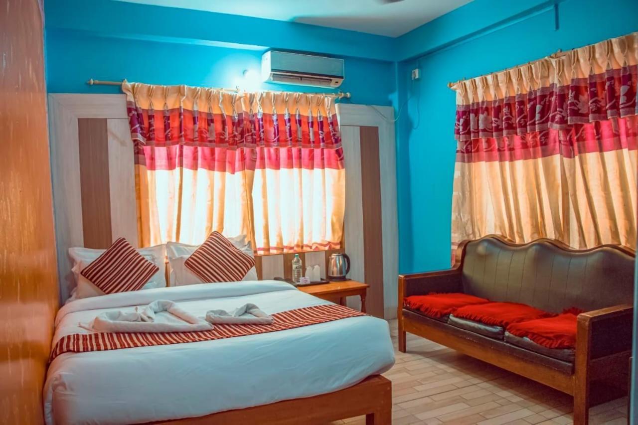 Hotel Middle Point Pvt Ltd بوكْرا المظهر الخارجي الصورة